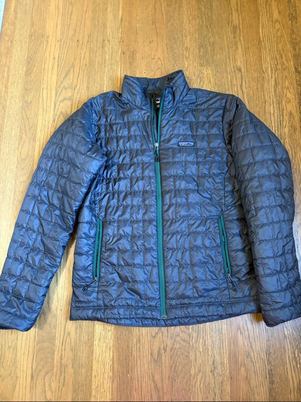 Patagonia men’s Nano Black Puffer Jacket - size m